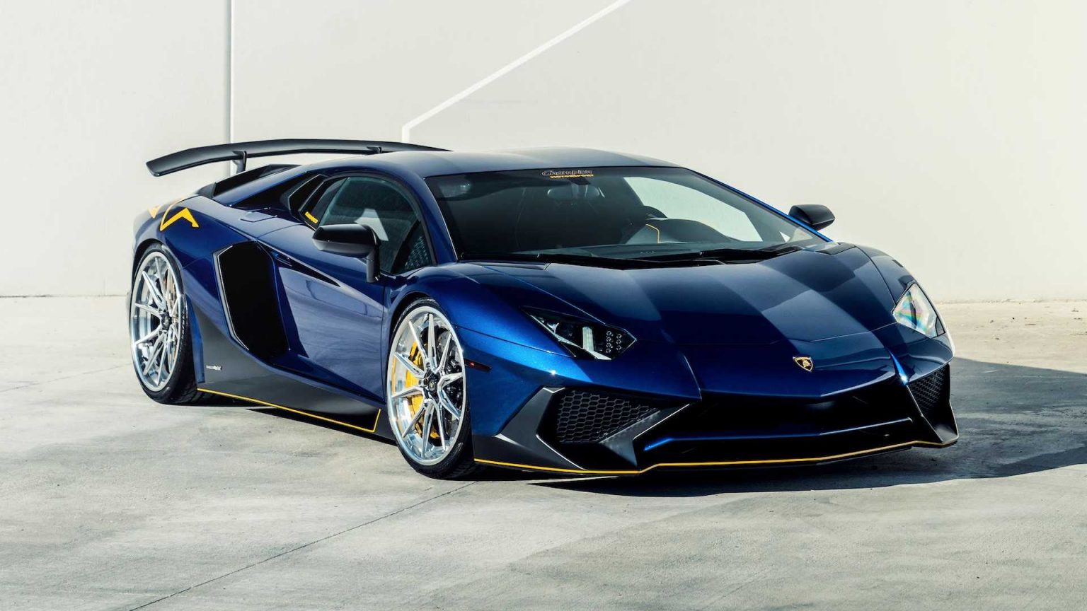 Lamborghini Aventador SV Looks Extra Sleek On 22-Inch Vossen Wheels ...